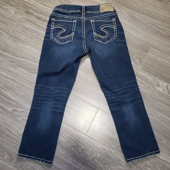 Like 🆕 Silver Jeans - Suki Mid Capris - Picture 7 of 13